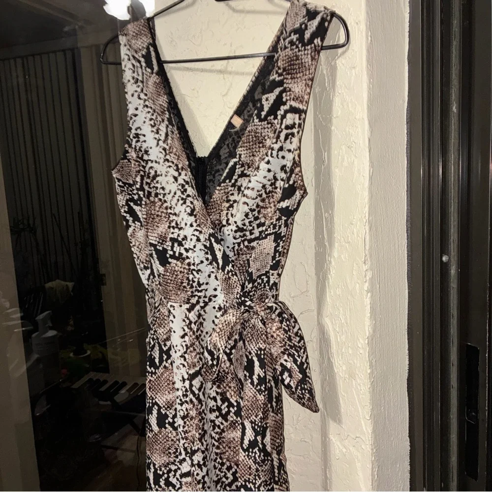 Sleeveless Snake-Print Overalls / Jumpsuit - snake 🐍 skin print With pockets - Picture 2 of 7
